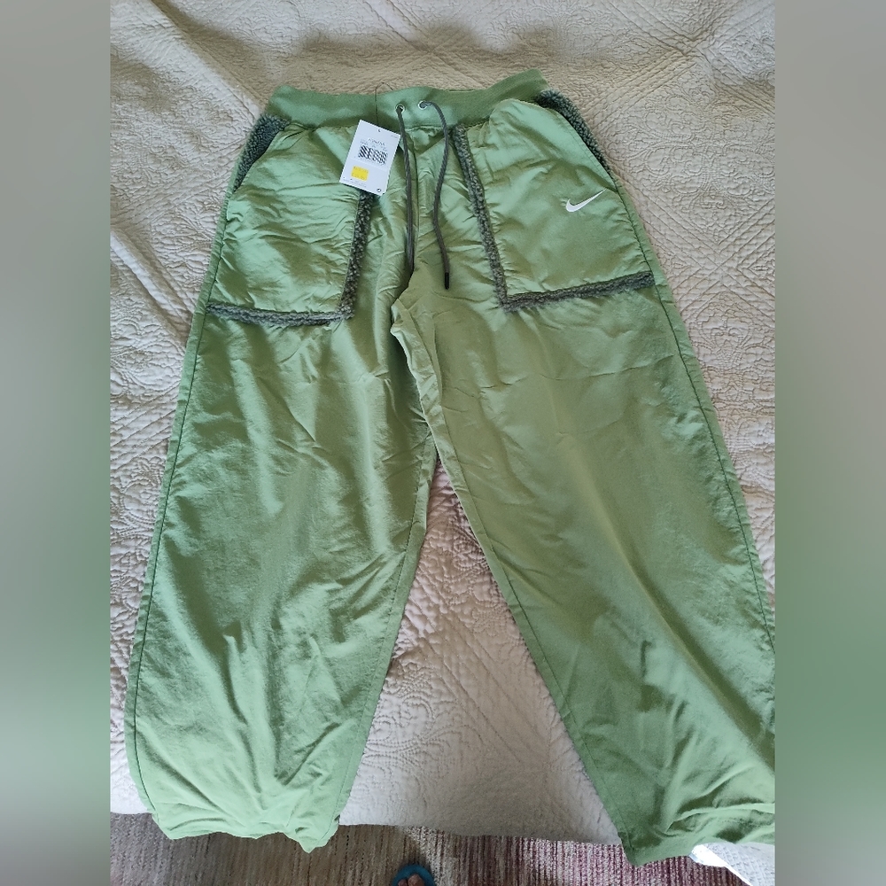 Nike quick dry pant, green, new